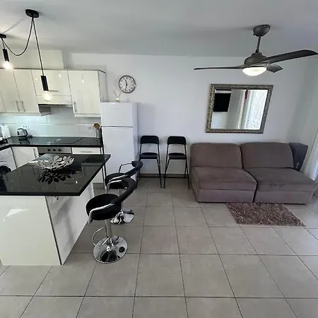 Bungalow En San Eugenio Bajo Адехе